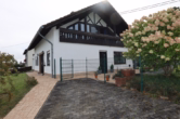 Hof - Gemütliches Einfamilienhaus mit Garten, Garage und Blick ins Grüne am Ortsrand von Kolverath