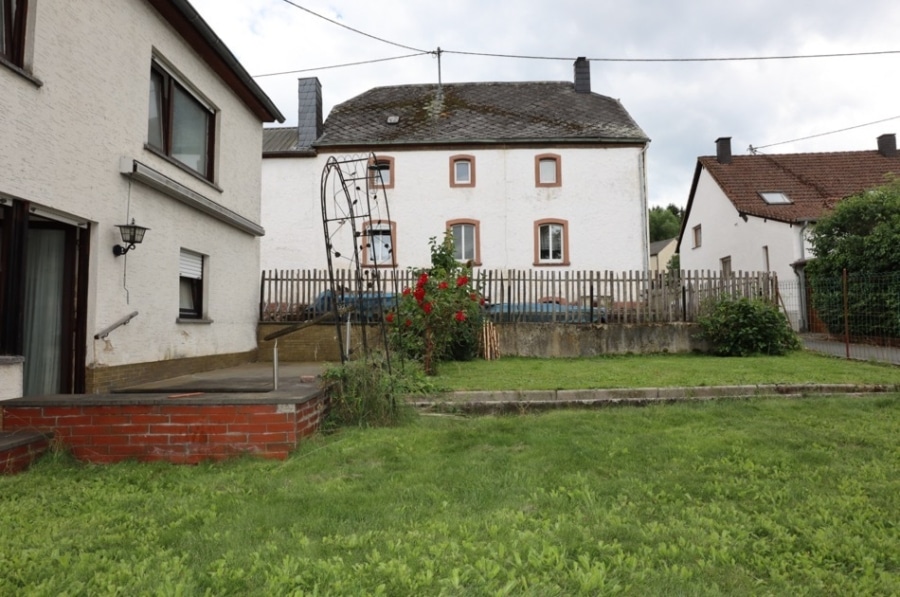 Garten - Geräumiges früheres Bauernhaus Garten, Garage, Stall und Scheune Walsdorf (19)