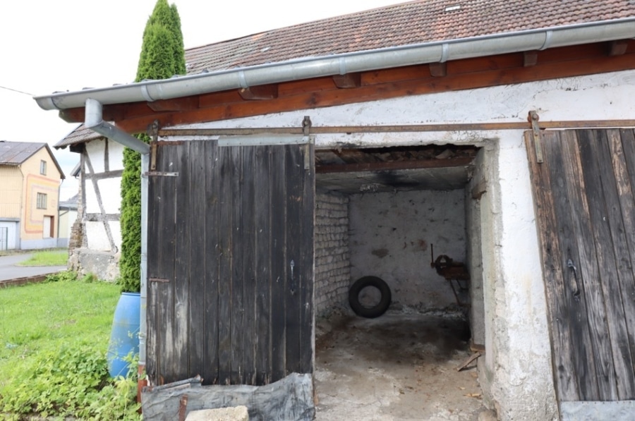 Schuppen - Geräumiges früheres Bauernhaus Garten, Garage, Stall und Scheune Walsdorf (19)