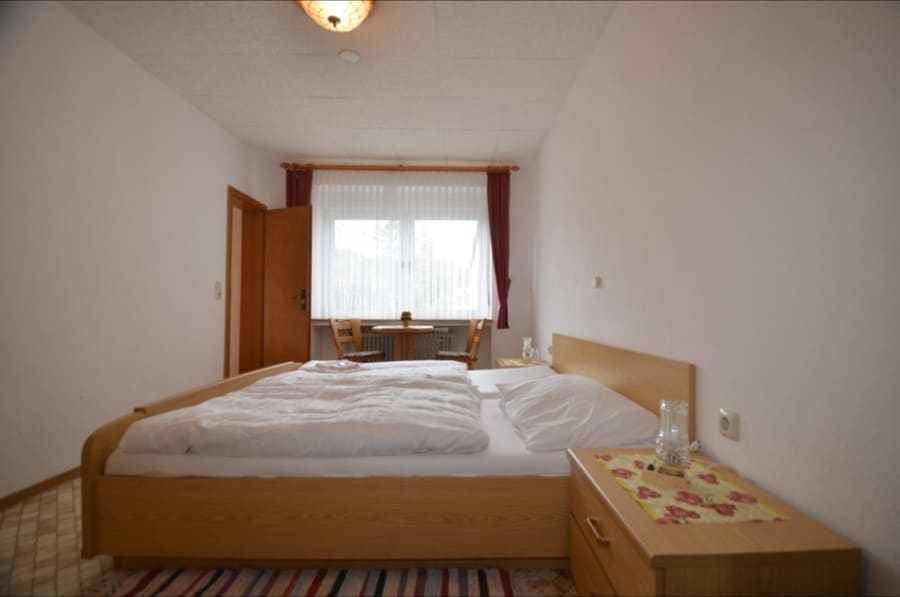 Gästezimmer - Voormalig restaurantgebouw, hotel met 11 gastenkamers te koop, Hohenfels-Essingen (28)