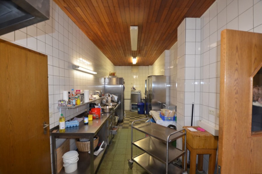 Küche - Voormalig restaurantgebouw, hotel met 11 gastenkamers te koop, Hohenfels-Essingen (28)