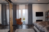 Schlafzimmer - Bungalow mit PV Anlage, Batteriespeicher, Carport und herrlicher Aussicht, Stadtkyll (32)