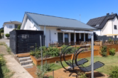 Rückseite - Bungalow, uitgerust met zonne-energie en batterijopslag, carport en prachtig uitzicht te Stadtkyll (32)