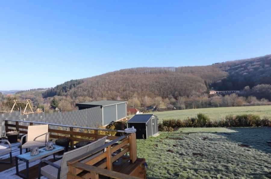 Garten - Bungalow, uitgerust met zonne-energie en batterijopslag, carport en prachtig uitzicht te Stadtkyll (32)