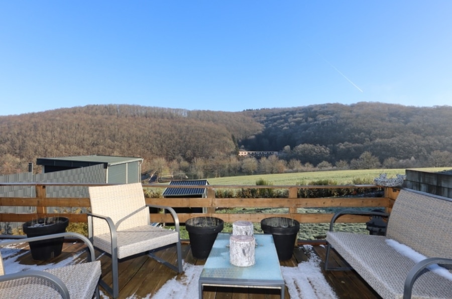 Terrasse - Bungalow, uitgerust met zonne-energie en batterijopslag, carport en prachtig uitzicht te Stadtkyll (32)