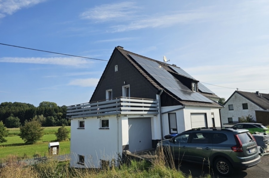 Giebelseite Westen - Ruime en mooie eengezinswoning met prachtig uitzicht aan de rand van het dorp, Niederbettingen (9)