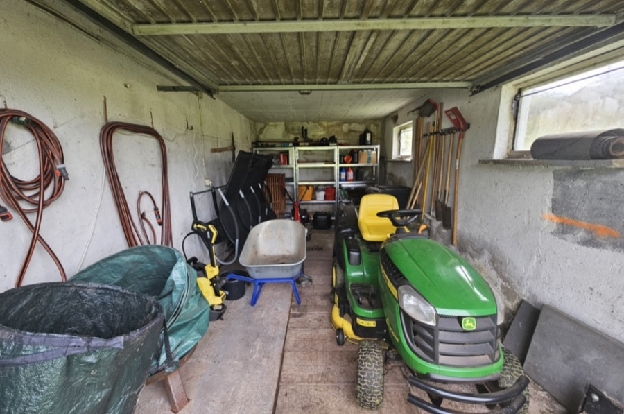 Garage unten - Ruime en mooie eengezinswoning met prachtig uitzicht aan de rand van het dorp, Niederbettingen (9)