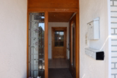 Haupteingang - Schönes Wohnhaus, ideal auch als Ferienhaus, mit Garage und Garten, Schüller (10)