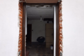 Eingang Haus links - 2 huizen voor de prijs van één. Eengezinswoning en meer op mooie dorpslocatie en grote tuin, te Hohenfels-Essingen (30)