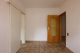 Schlafzimmer - Zweifamilienwohnhaus in bester Lage mit Garten drei Garagen und zus. Baugrundstück, Gerolstein (38)