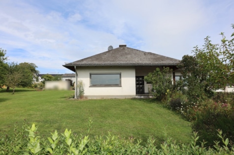 Geräumiger Bungalow mit Garten und Garage Üxheim-Leudersdorf (10), 54579 Leudersdorf, Einfamilienhaus