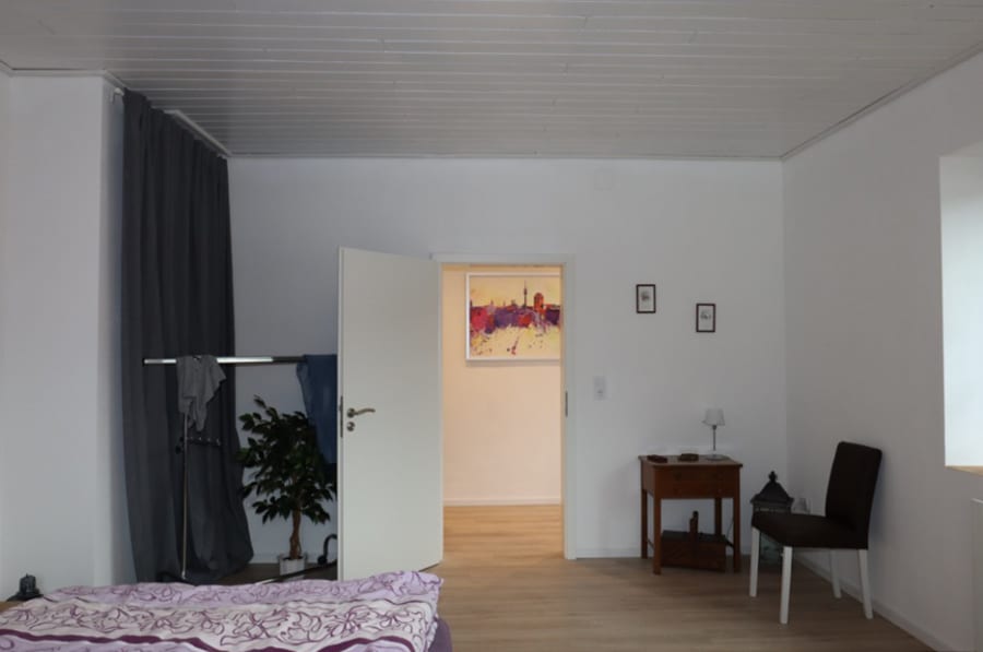 Schlafzimmer - Einfamilienhaus mit anstehendem ehemaligen Werkstattgebäude, Garage und Garten, Hallschlag (4)