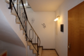 Treppenhaus KG - Geräumiges 2-Familienhaus in wunderschöner Lage mit Garten, Doppelgarage und Fernsicht, Schüller 11