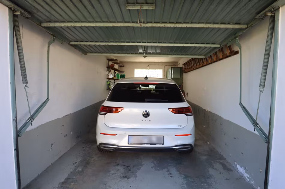 Garage Straßenniveau