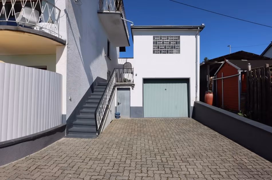 Garage im Hof