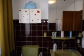 Bad EG - Geräumiges 2-Familienhaus in wunderschöner Lage mit Garten, Doppelgarage und Fernsicht, Schüller 11