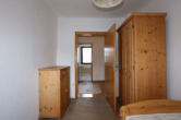 Schlafzimmer - Gezellige voormalige “Eifler-driezijdige-boerderij” (Hoekgevelboerderij) in rustige woonwijk. Met ruime tuin en bijgebouwen, gelegen in Rengen bij Daun(27)