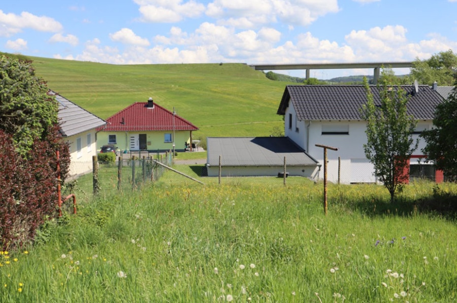 Garten - Gemütlicher Eifler Dreiseitenhof in ruhiger Wohnlage mit Garten und Nebengebäuden, Daun-Rengen (27)