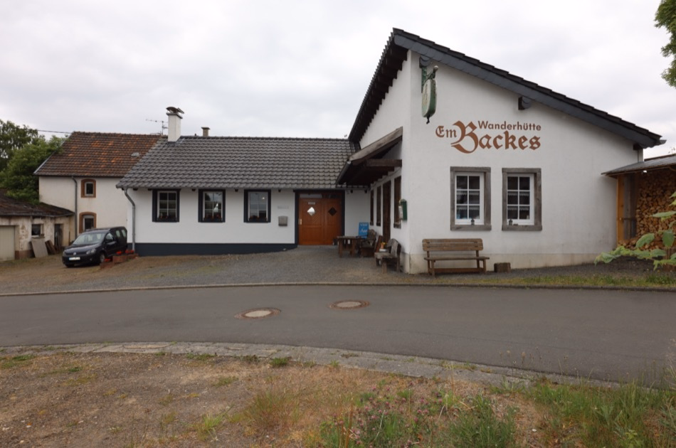 Beliebte Wandergastronomie mit Außenbereich am Eifelsteig und ehem. Bauernhaus, Mirbach (4)