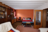 Wohnzimmer - Renovierungsbedürftiger Bungalow, mit Garten, Garage und Gartenhaus, Darscheid (5)