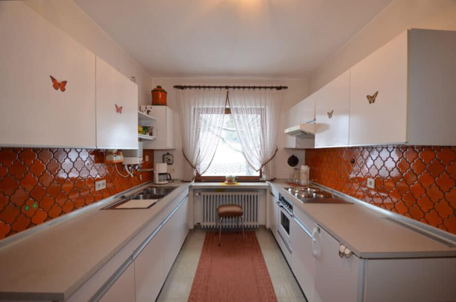 Einfamilienhaus mit Einliegerwohnung, Garage, Garten und herrlicher Aussicht Büscheich (8) - Küche