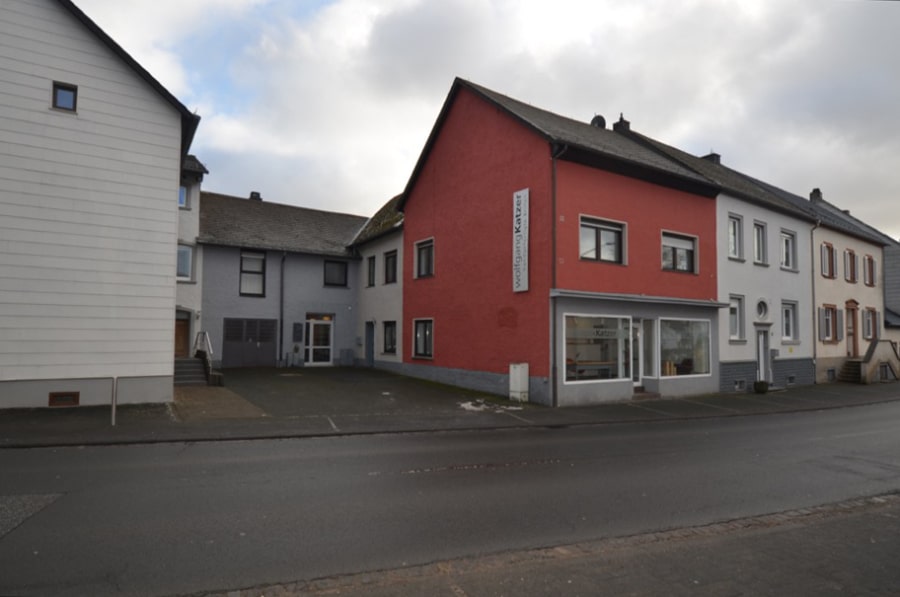 Wohn- und Geschäftshaus in bester Lage, Hillesheim (35) - Hofansicht