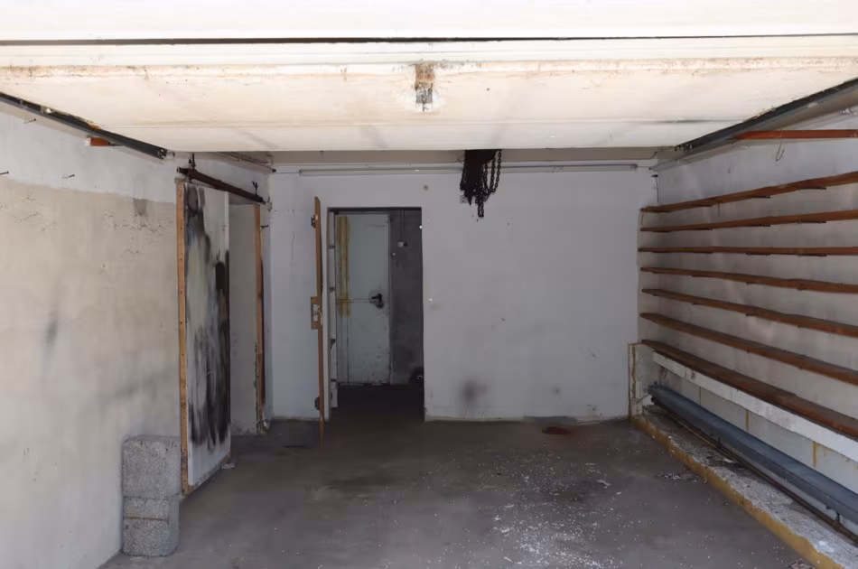 Garage I