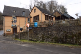 Straßenansicht - Ehemaliges Gasthaus und Cafe unterhalb der Manderscheider Niederburg, Niedermanderscheid