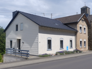 ***Verkauft***Gemütliches geräumiges Einfamilienhaus mit großem Garten, Jünkerath 49