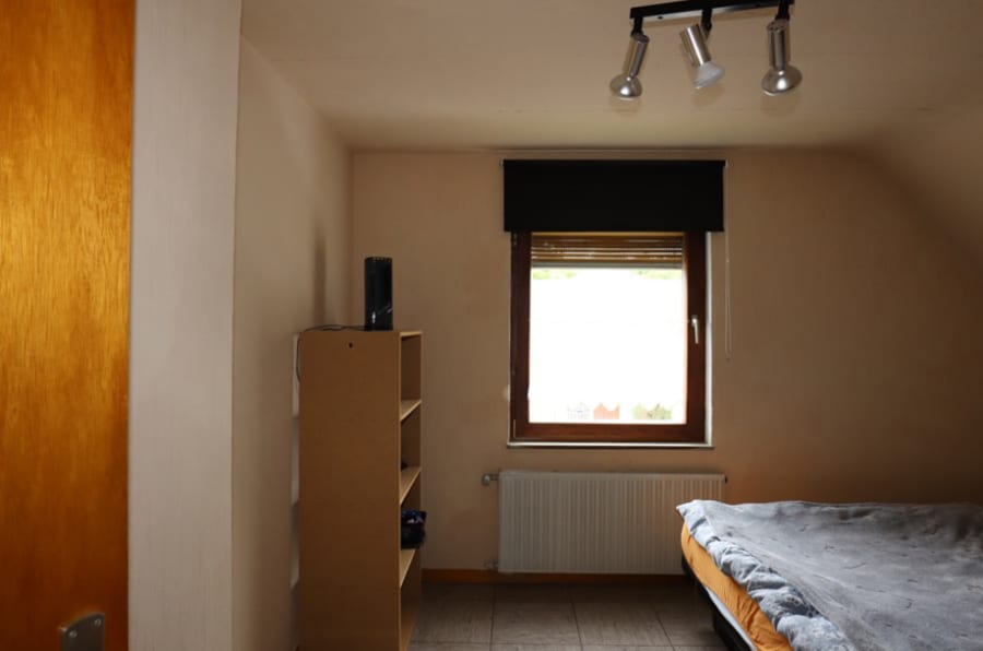 Schlafzimmer - ** Verkauft** Freistehendes Einfamilienhaus mit Garten und Nebengebäude, zentrumsnah, Dahlem (17)