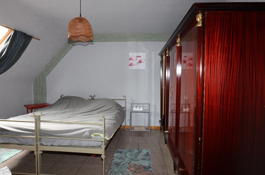 Schlafzimmer - ** Verkauft** Freistehendes Einfamilienhaus mit Garten und Nebengebäude, zentrumsnah, Dahlem (17)