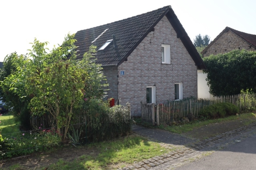 Feusdorf - Schnuckeliges kleines Wohnhaus mit Garage und Garten, Feusdorf (24)