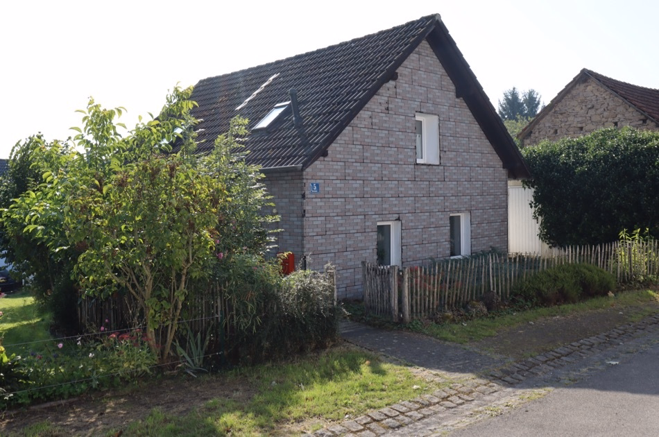 Schnuckeliges kleines Wohnhaus mit Garage und Garten, Feusdorf (24)