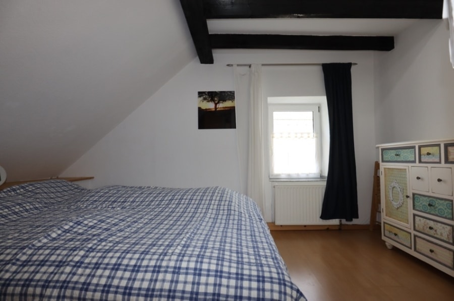 Schlafzimmer - Schnuckeliges kleines Wohnhaus mit Garage und Garten, Feusdorf (24)