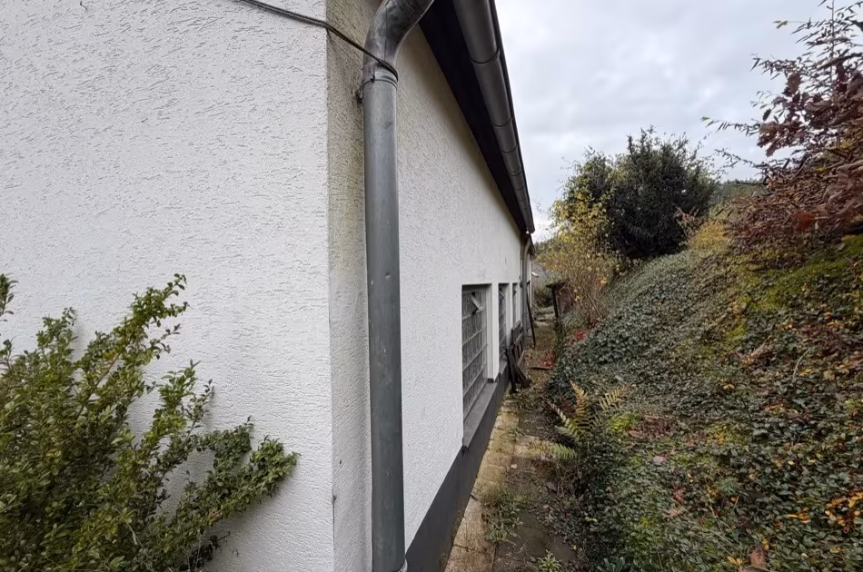 Hausrückseite