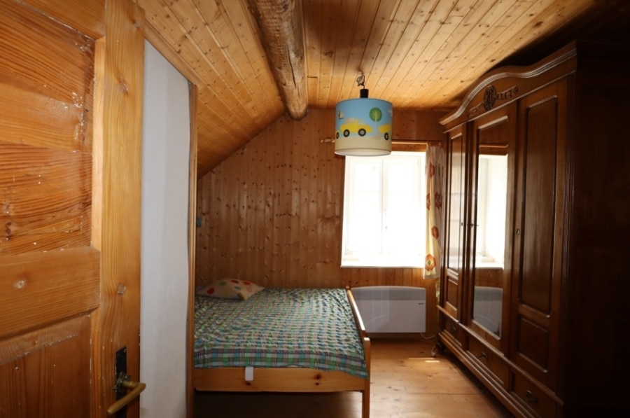 Schlafzimmer I OG - **Reserviert** Niedliches Wohnhaus mit Herz und Charakter mit Terrasse und Garten Densborn (8)