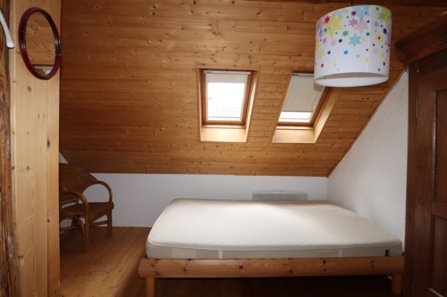 Schlafzimmer III OG - **RESERVIERT** Niedliches Wohnhaus mit Herz und Charakter mit Terrasse und Garten Densborn (8)