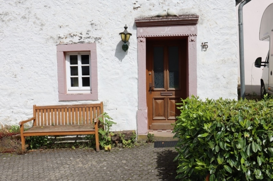 Eingang - **Reserviert** Niedliches Wohnhaus mit Herz und Charakter mit Terrasse und Garten Densborn (8)