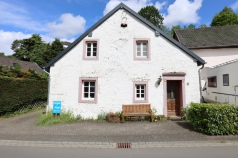 **Reserviert** Niedliches Wohnhaus mit Herz und Charakter mit Terrasse und Garten Densborn (8), 54570 Densborn, Einfamilienhaus