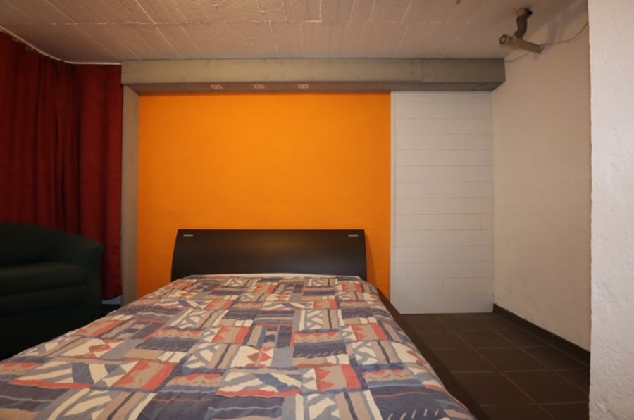 Gästezimmer KG - **VERKAUFT** Gemütliches kleines Wohnhaus mit Balkon, Garten, Garage und phantastischer Aussicht, Hollerath