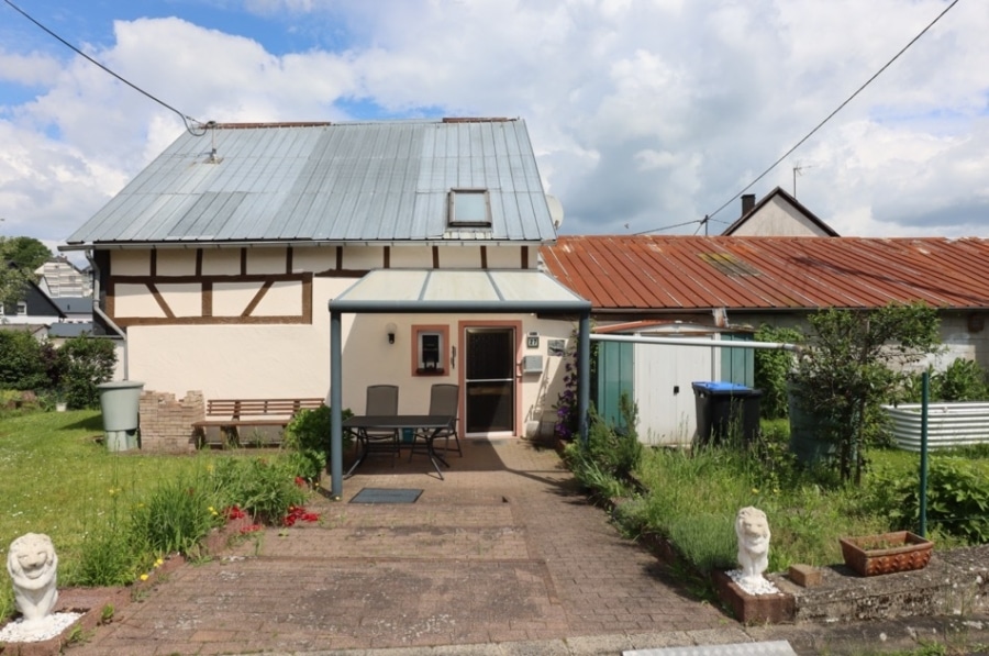 Strotzbüsch - Sehr schön renoviertes ehemaliges Eifler Bauernhaus, Strotzbüsch