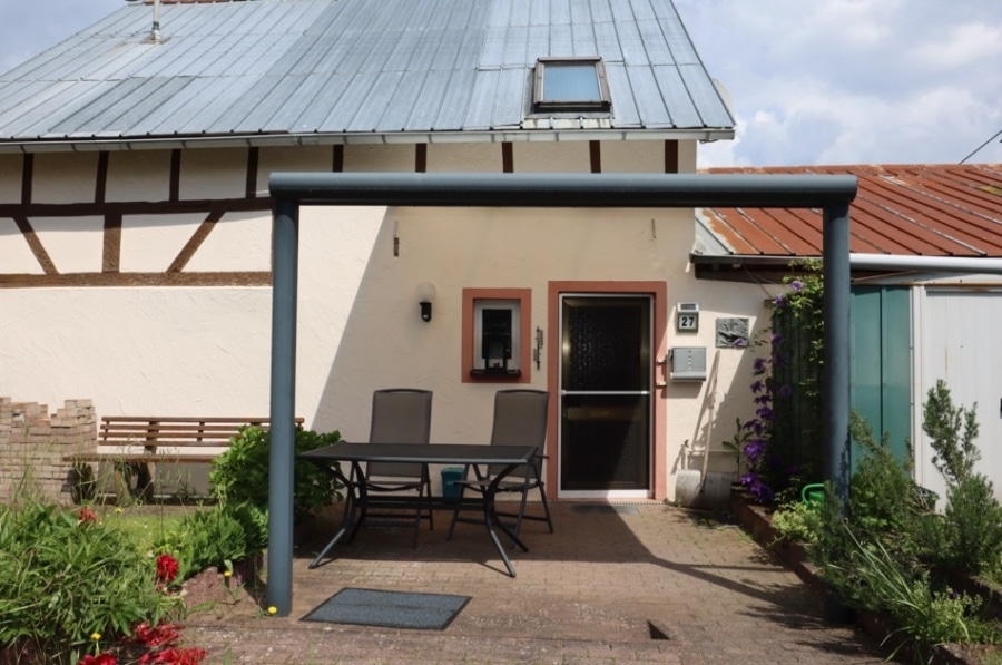 Terrasse - Zeer mooi gerenoveerde voormalige Eifler-boerderij, Strotzbüsch