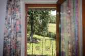 Nebenausgang Garten - Eifeler Bauernhaus in ruhiger Lage mit Stall, Scheune und schönem Garten Wallenborn (8)
