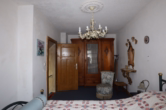 Schlafzimmer - ** GERESERVEERD **Mooie rustieke Eifelboerderij met stal, schuur en prachtige tuin, rustig gelegen te Wallenborn (8)