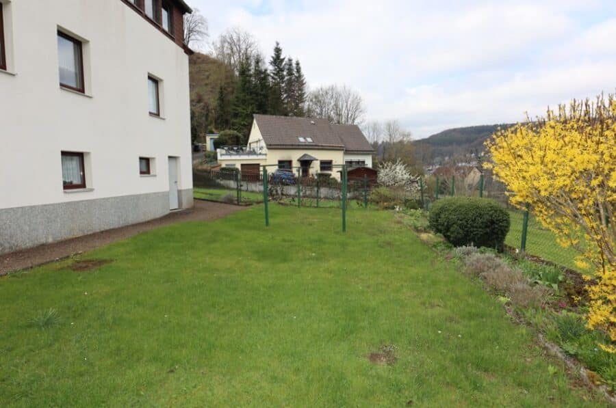 Einfamilienhaus Zentrumsnah mit schöner Aussicht auf die Gerolsteiner Dolomiten, Garten, Gerolstein (32) - Garten