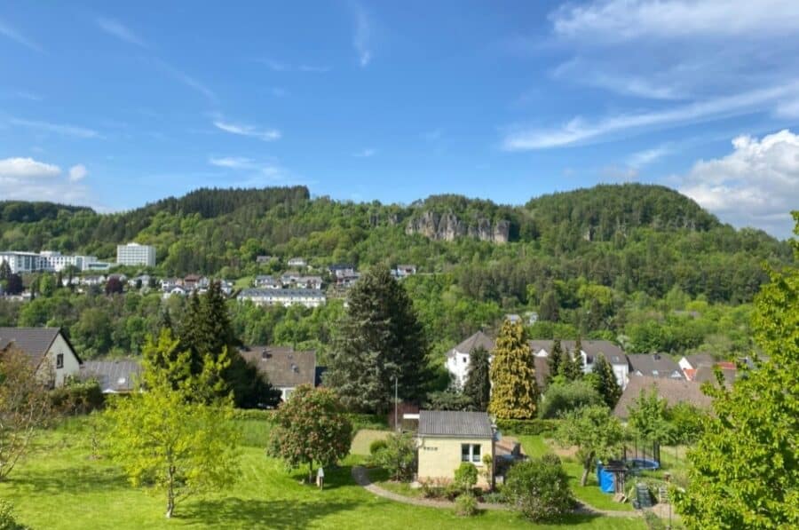Wohnhaus in bester Lage mit schöner Aussicht auf die Gerolsteiner Dolomiten, Garten, Gerolstein (32) - OG Ausblick