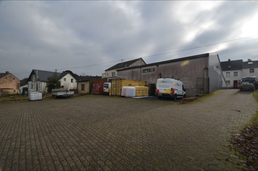 Halle Rückseite - Woon- en bedrijfsgebouw met permanent verhuurd bedrijfsgedeelte en aangrenzend een ruim grondstuk Dockweiler (11)