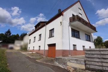 Großes Wohnhaus mit 10 Schlafzimmern, Garten und Garage in Dorfrandlage, Zendscheid