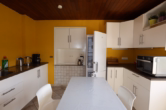Küche - Großes Wohnhaus mit 10 Schlafzimmern, Garten und Garage in Dorfrandlage, Zendscheid