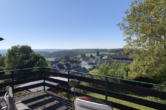 Aussicht Sommer - **Reserviert** Gemütliches Wohnhaus mit wunderbarem Ausblick, Garten und großer Garage, Esch 15